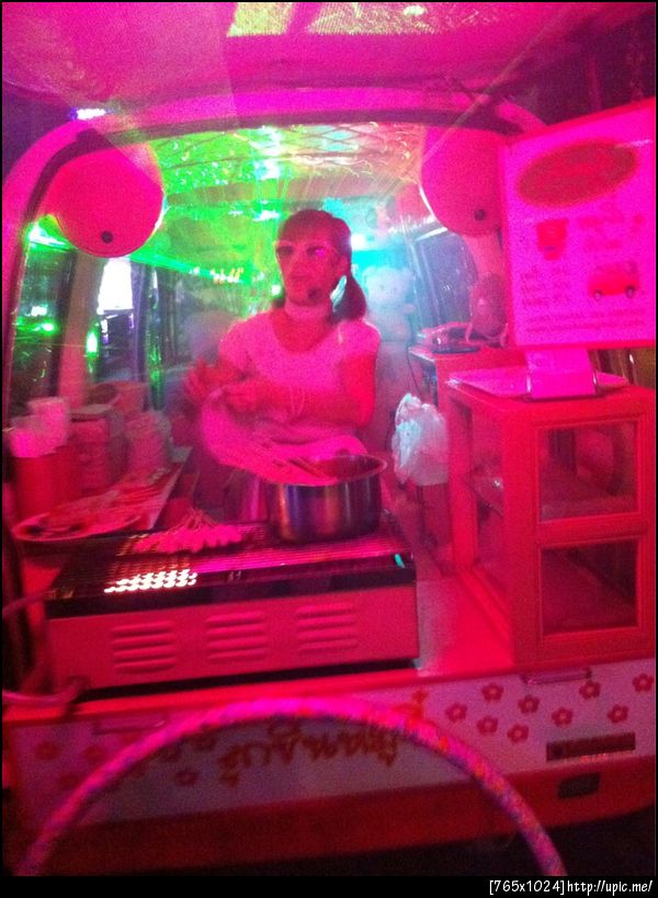 ลูกชิ้นหมูจิ๋ว ยังกับเทค เด็ดโพด