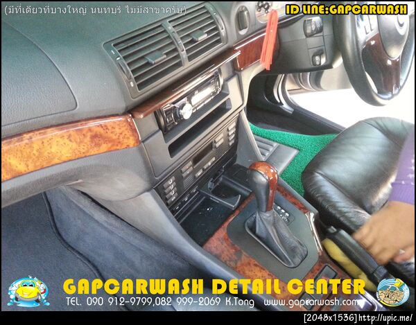 อยู่แถวนนท์ยังโดนน้ำท่วมเลยครับ จอดอยู่หน้าบ้านแท้ ๆ