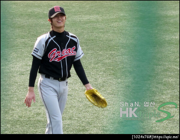 110224 Young Saeng at M4's MV Shooting with Baseball Team