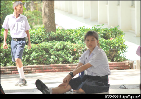 รูปนี้มืดไปนิด แถมเบลอด้วย เวลาถ่ายเร็วๆไม่อยากใช้แมนวลโฟกัสเลย