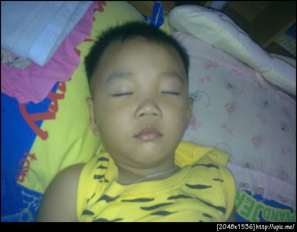 กำลังหลับอย่างมีความสุข นะหลานข้า