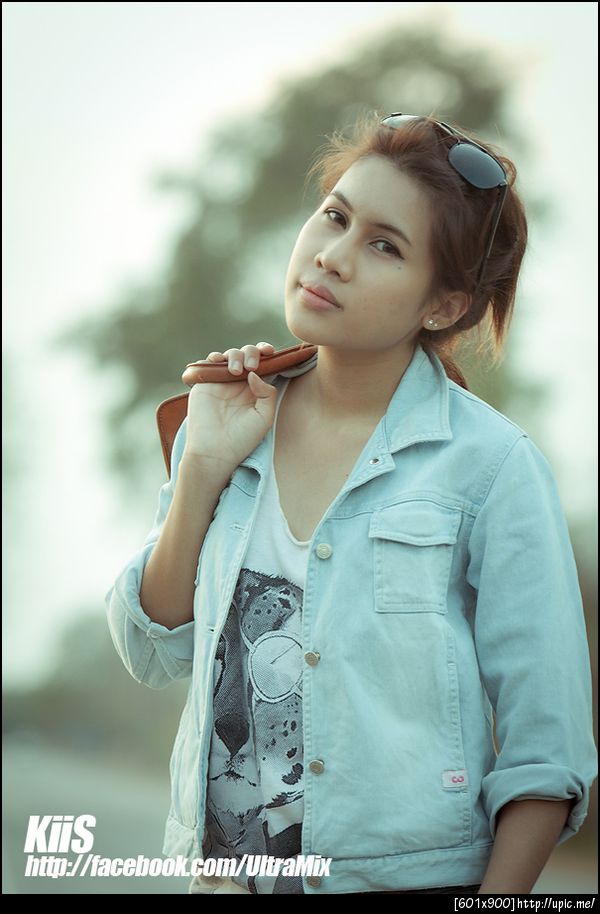 ส่วนตัวแล้วชอบสีของภาพนี้นะ ,, เป็นสีที่เพิ่งค้นพบ ว่าเค้าโพรเซสกันยังไง หุหุ